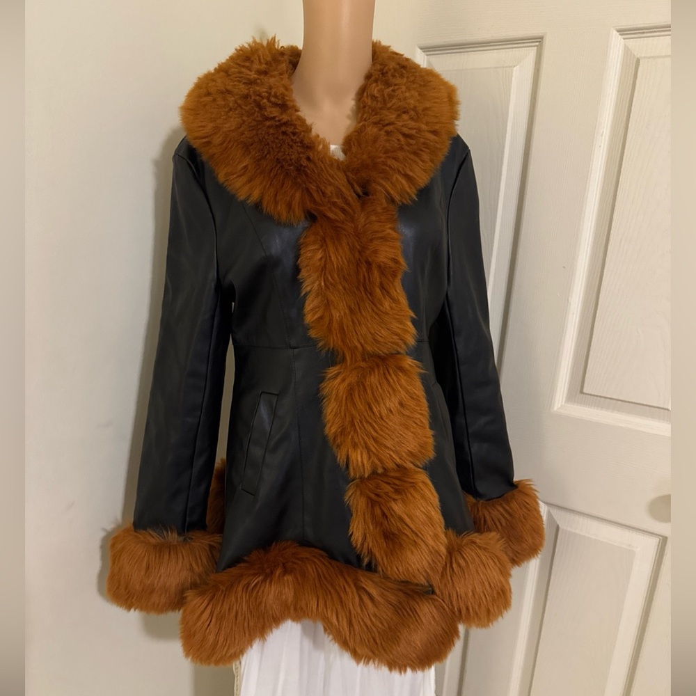 AKIRA Cute Stylish Women’s Black Jacket Size Small Mid-Length Gently Used